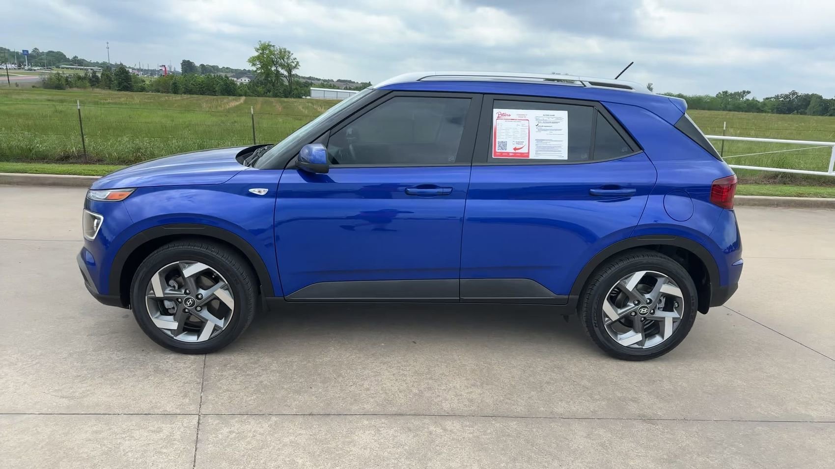 Used 2025 Intense Blue Hyundai Limited image 6