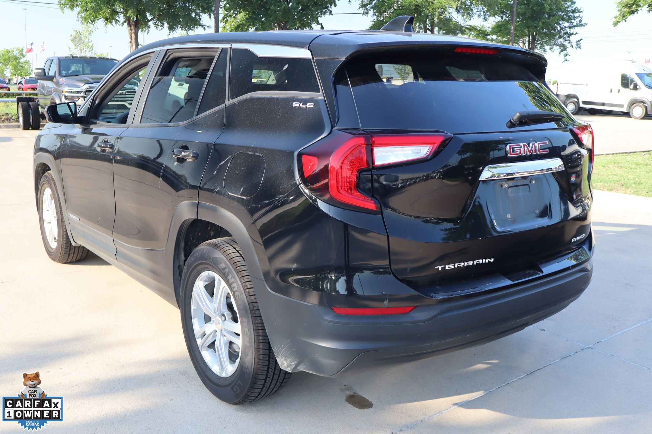 Used 2024 Ebony Twilight Metallic GMC SLE image 6