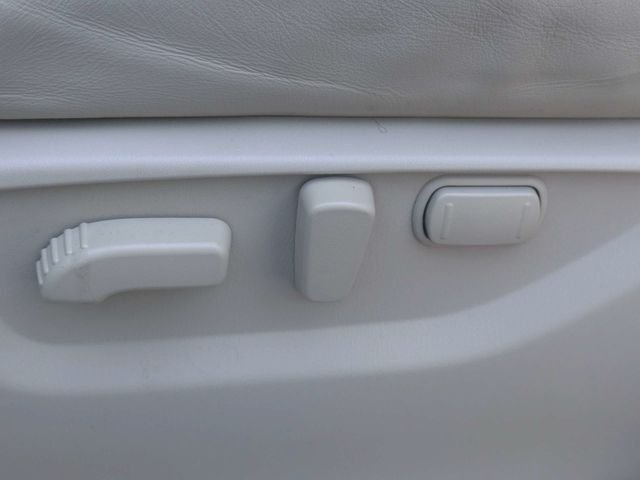 Used 2024 White INFINITI Sensory image 21