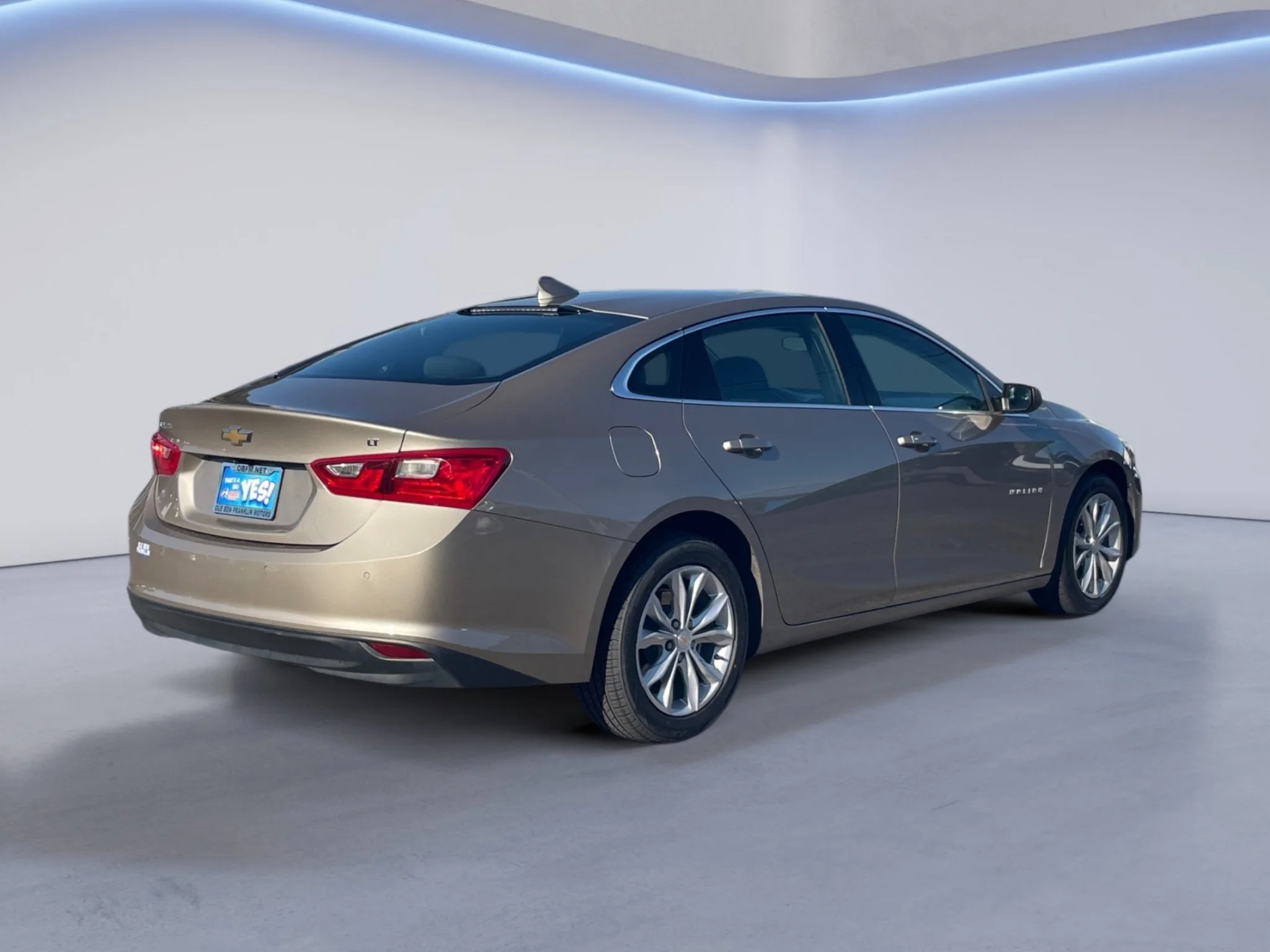 Used 2025 Mineral Gray Metallic Chevrolet LT image 3