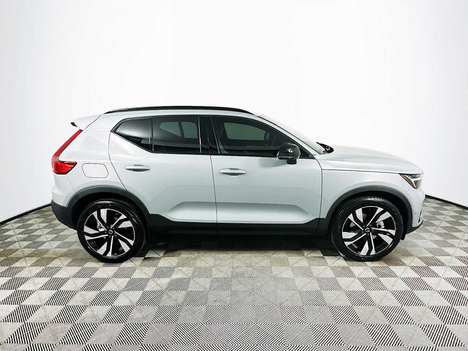 New 2026 Vapour Grey Volvo Ultra image 8