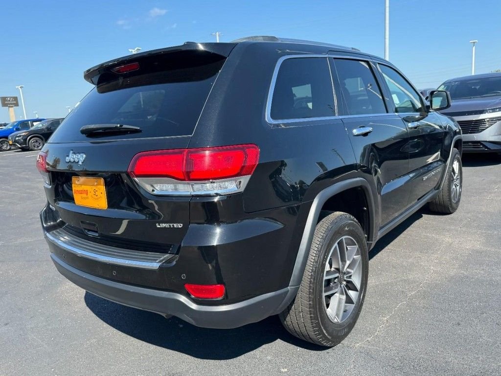 Used 2022 Diamond Black Crystal Pearlcoat Jeep Limited image 3