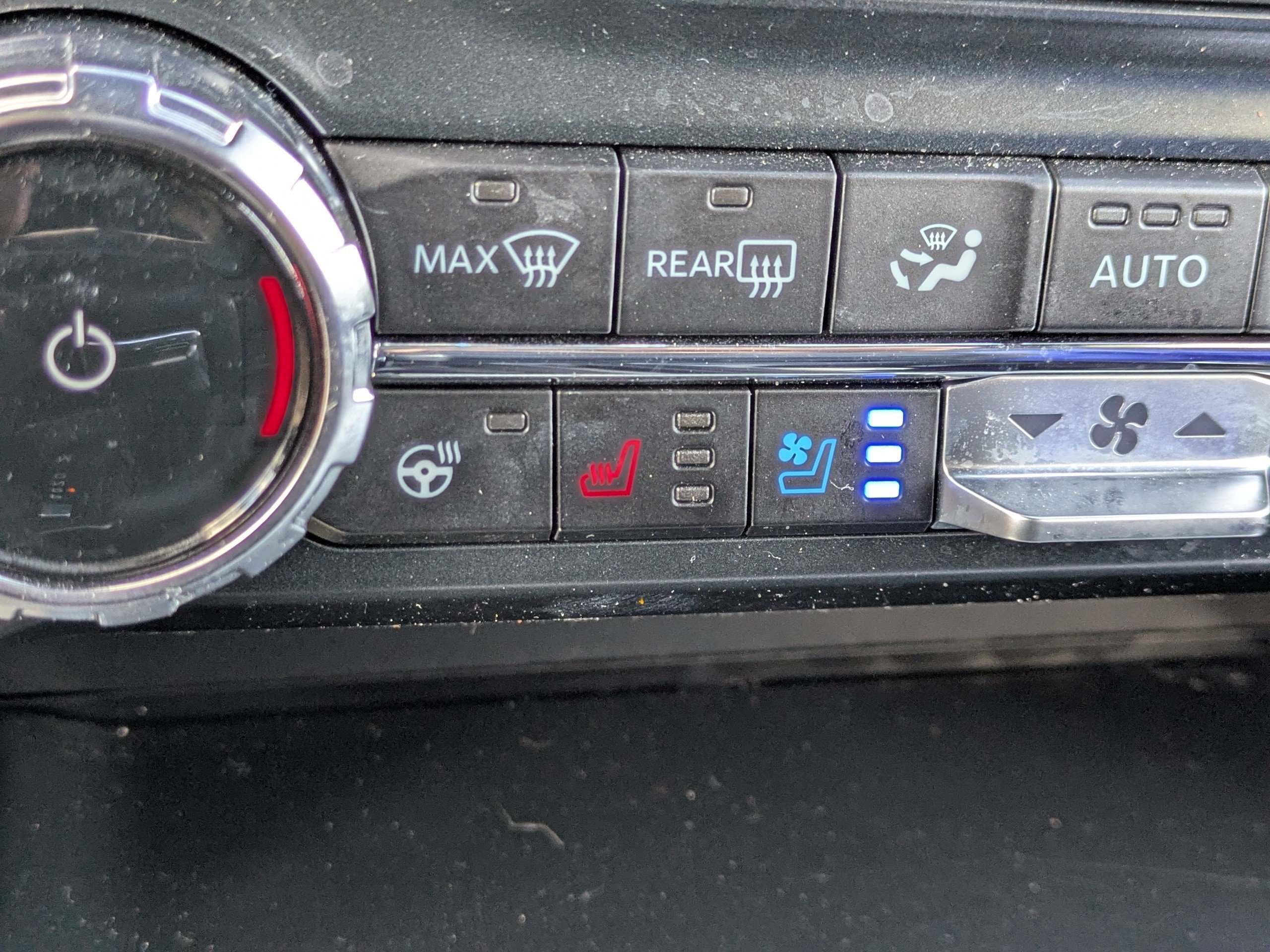 Used 2025  Ford Tremor image 29