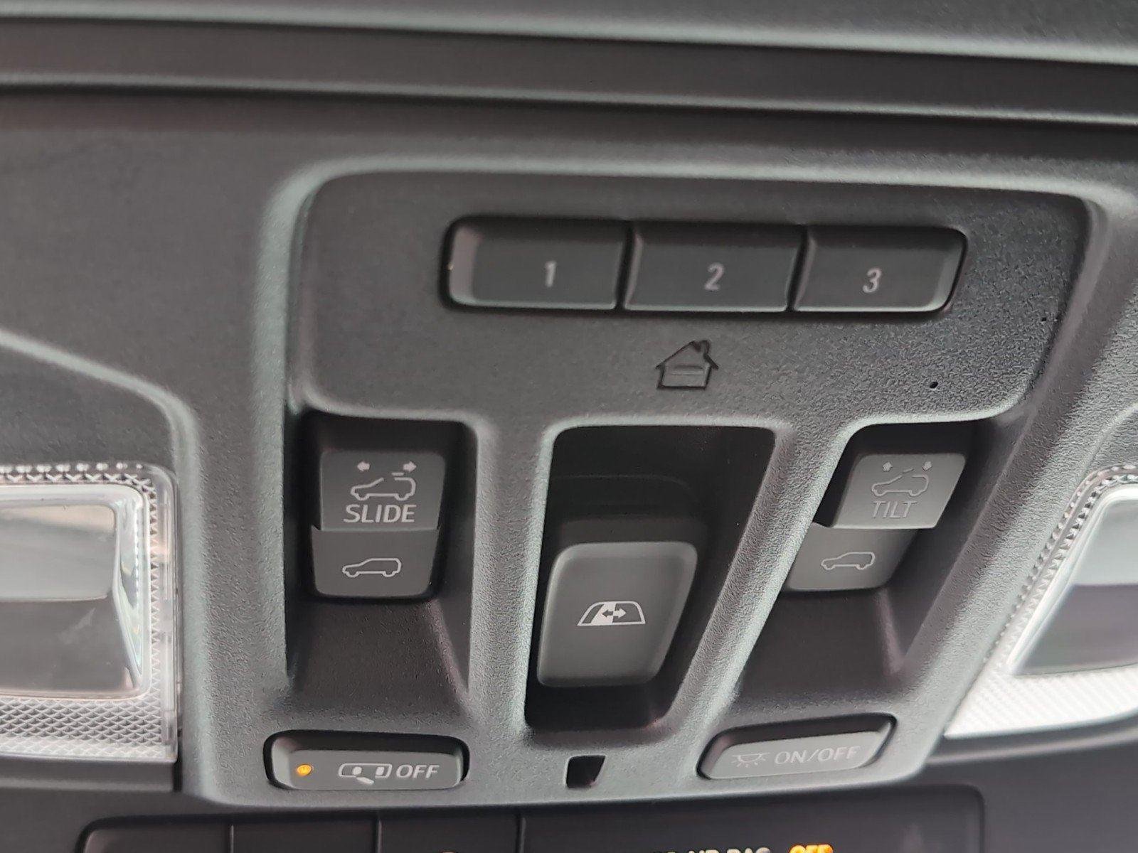Used 2022 Northsky Blue Metallic Chevrolet High Country image 22