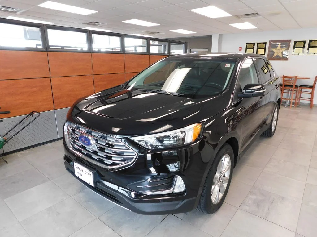 2023 Ford Edge Titanium AWD's photo