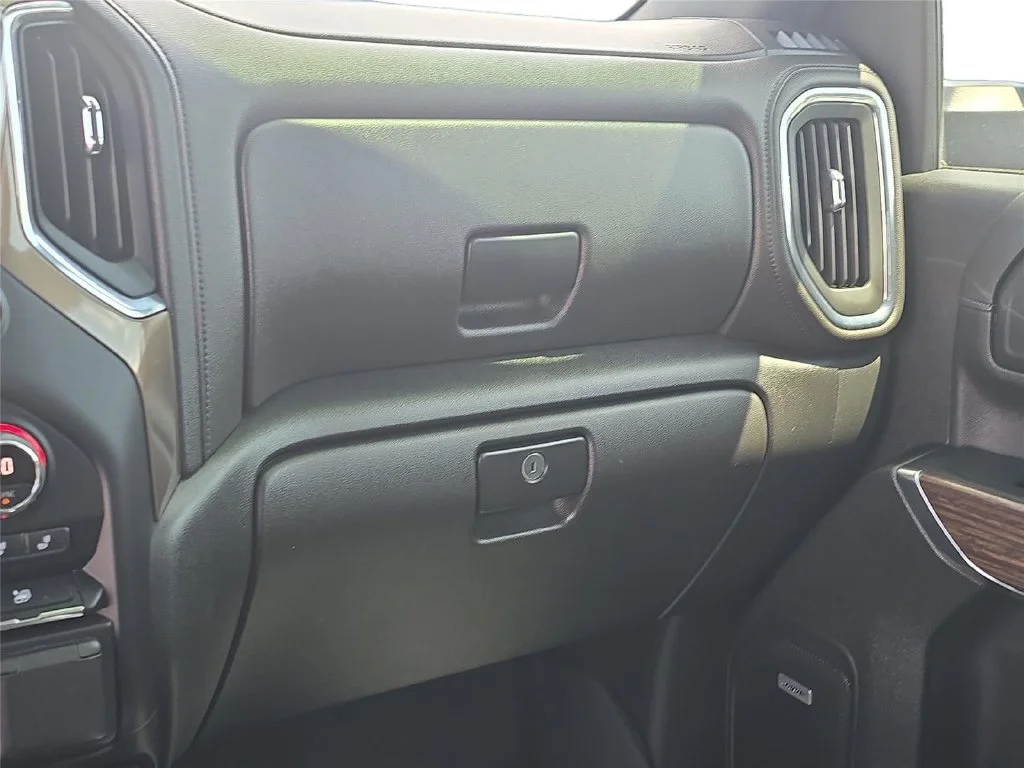 Used 2022 Black Chevrolet High Country image 20