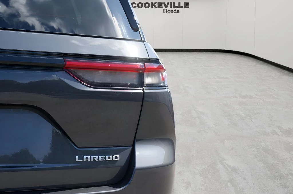 Used 2024 Baltic Gray Metallic Clearcoat Jeep Laredo image 7