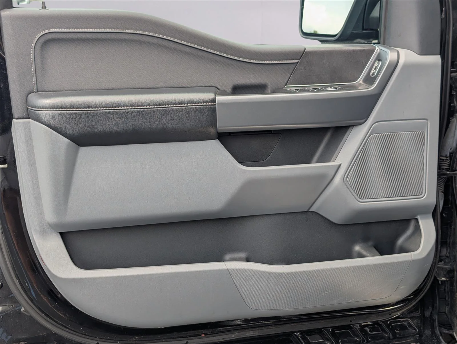 Used 2024 Agate Black Ford XLT image 11