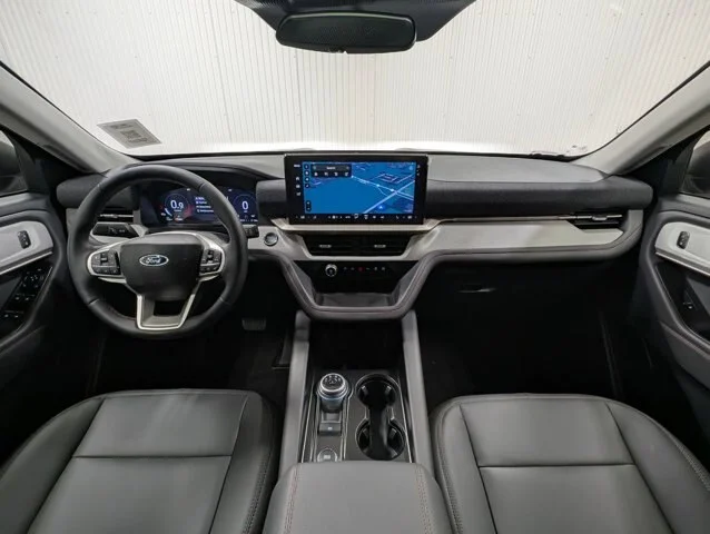 New 2026 Agate Black Metallic Ford Active image 31