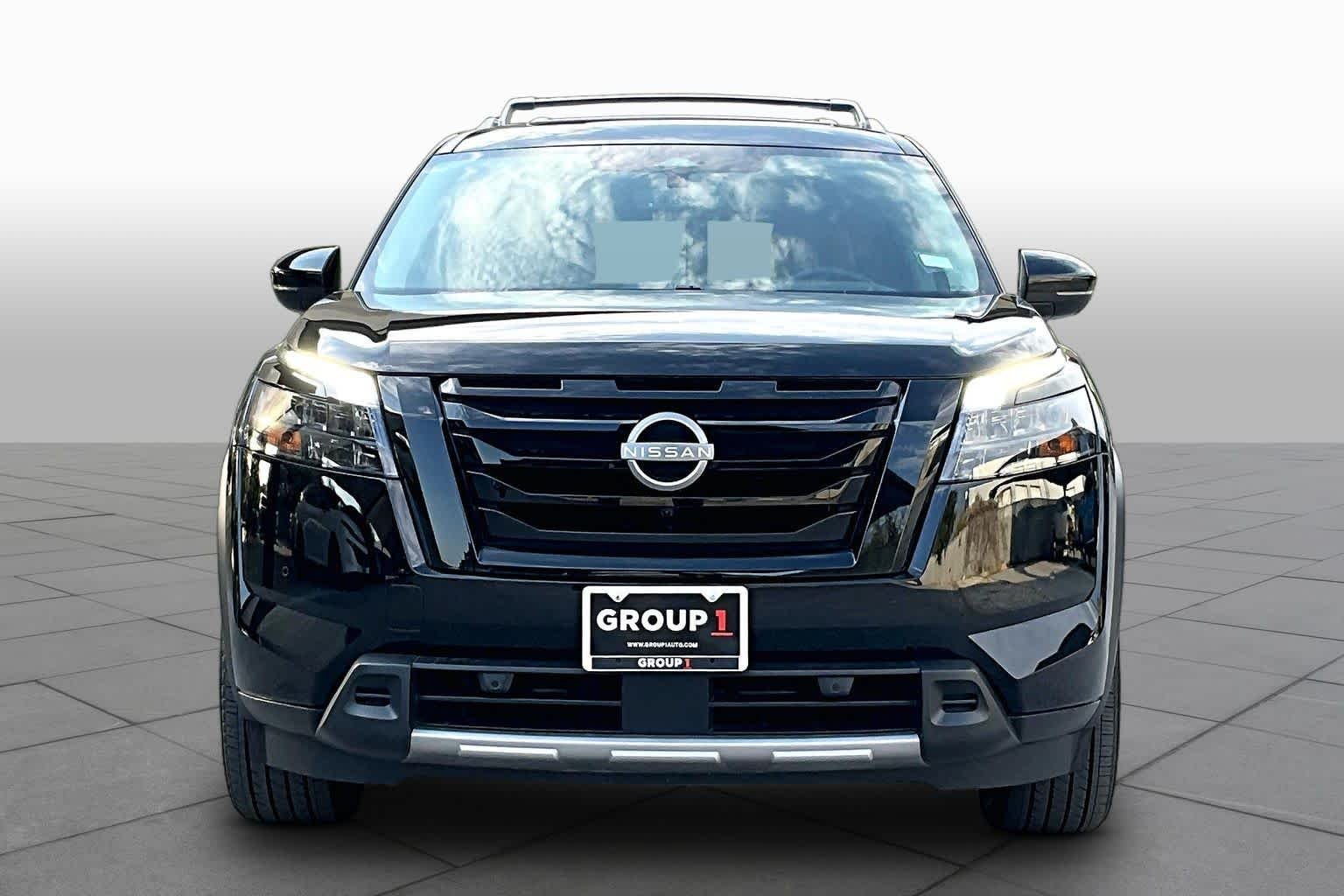 Certified Used 2025 Super Black Nissan Platinum image 4