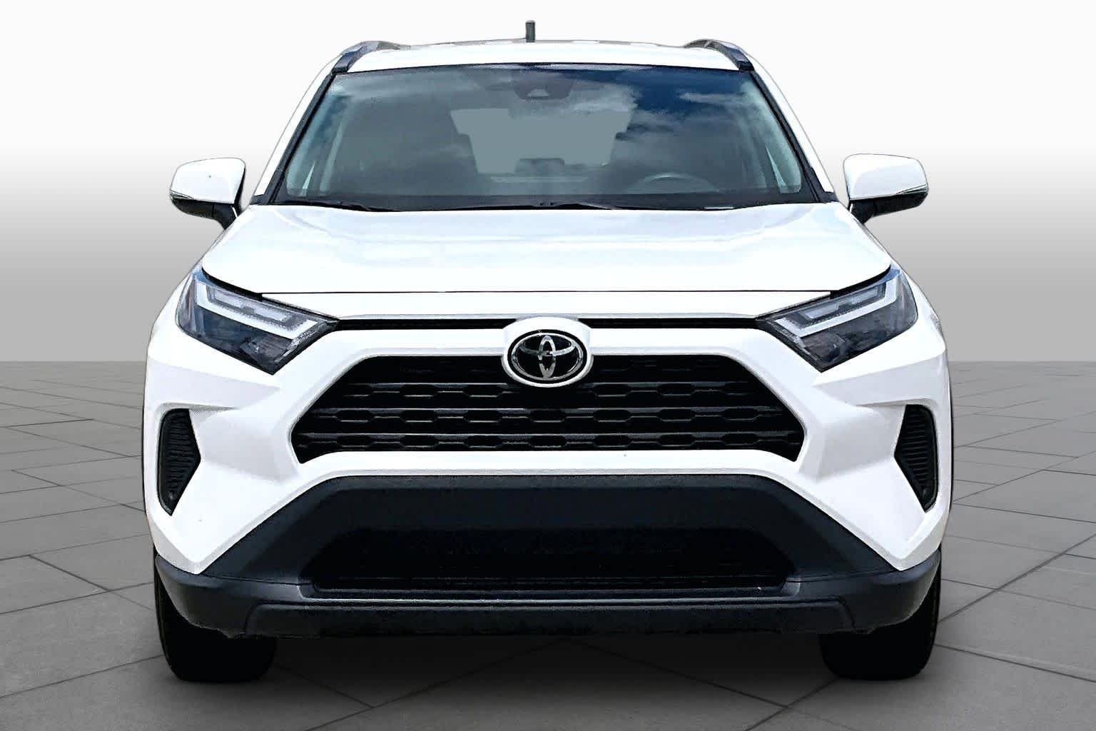 Used 2024 Ice Cap Toyota XLE image 4