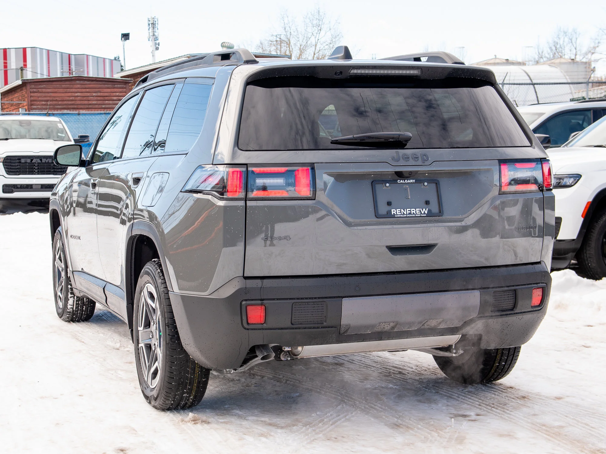 Used 2026 Grey Jeep Laredo* 4x4, Hybrid, Heated Seats, Remote Start, Blind-Spot and Cross-Path image 3