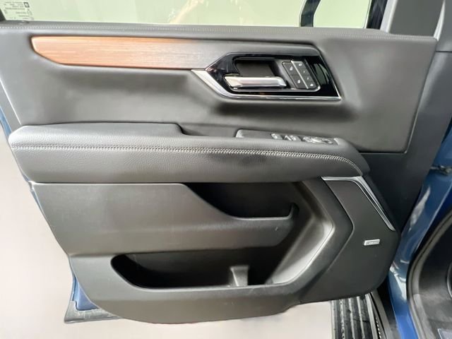 2025 GMC Yukon Denali - Photo 34