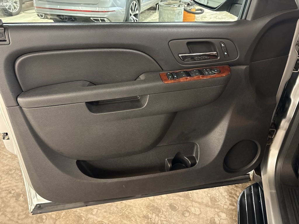 Used 2013 SILVER ICE METALLIC Chevrolet LT image 15