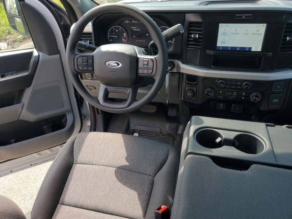 New 2026 Oxford White Ford F-550® XL image 27