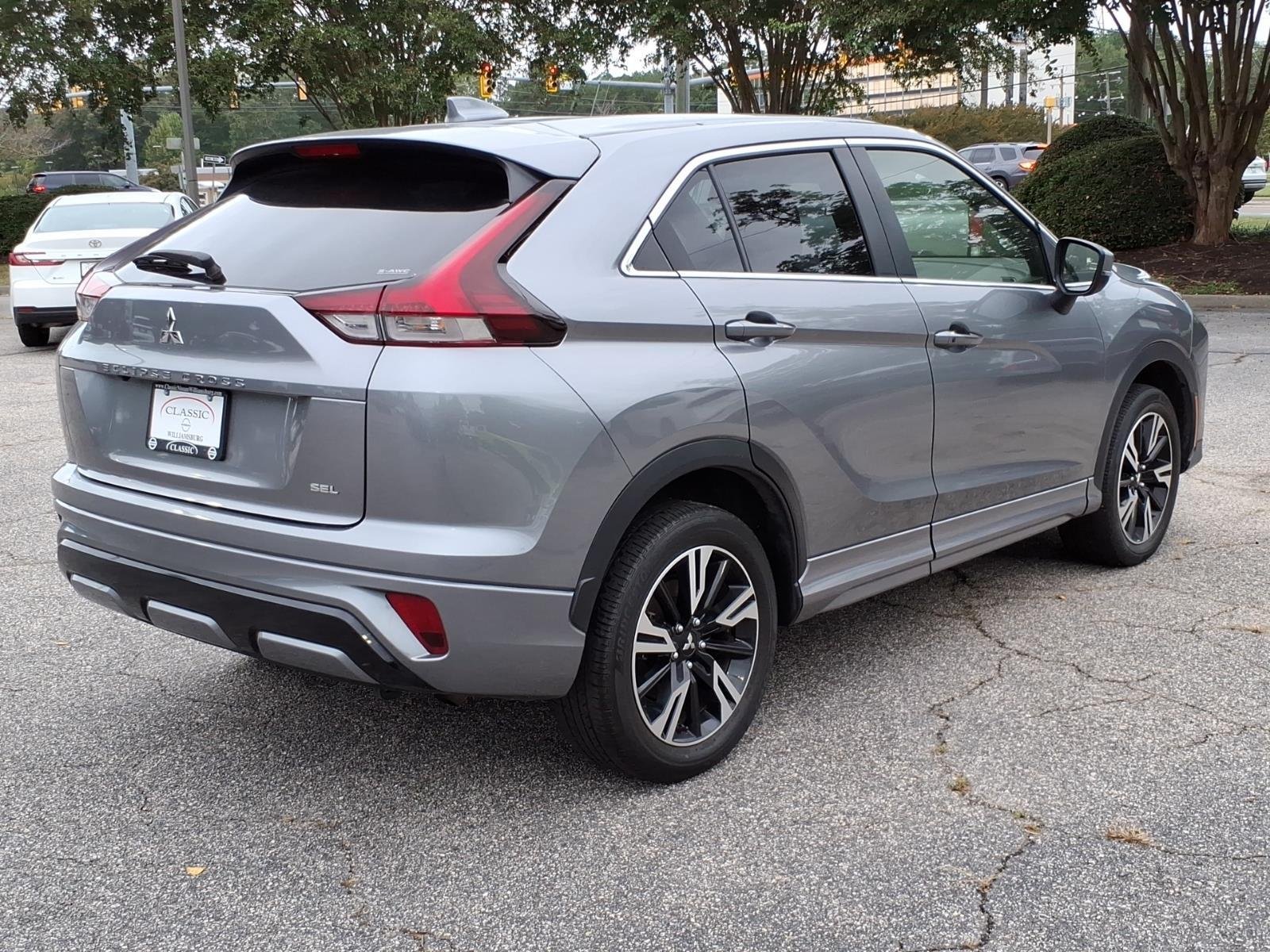 Used 2024  MITSUBISHI  image 7
