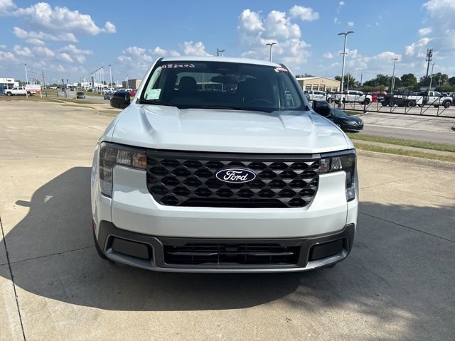New 2025 Space White Metallic Ford XLT image 4