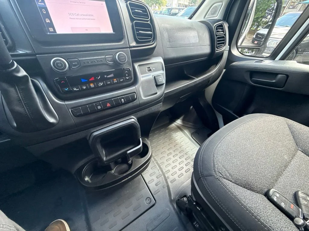 Used 2025 White Ram Base image 18