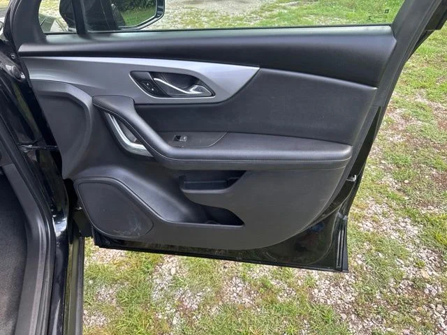 Used 2019 Black Chevrolet Base image 33