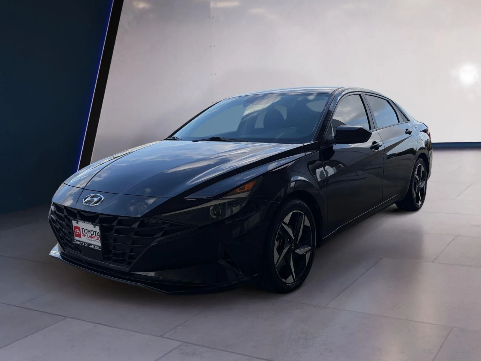 Used 2023 Phantom Black Hyundai SEL image 1