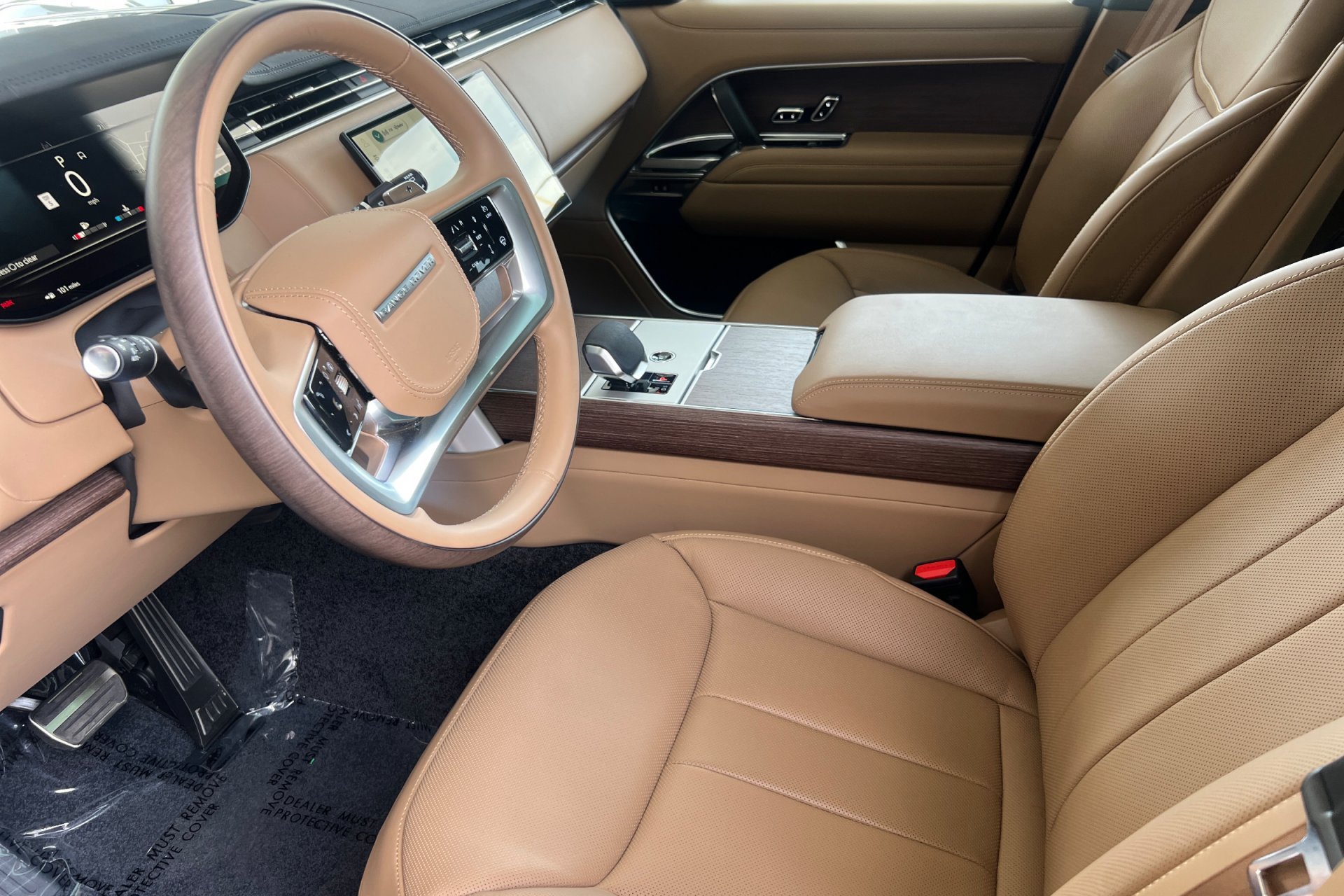 New 2026 Eiger Grey Land Rover SE image 13