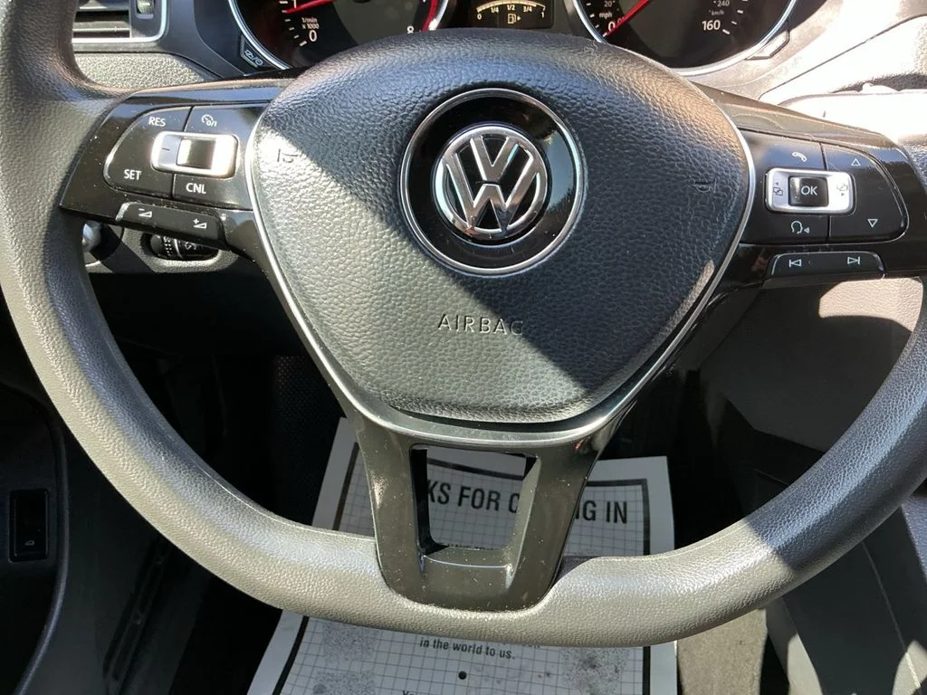 Used 2015 Black Volkswagen 1.8T SE image 17