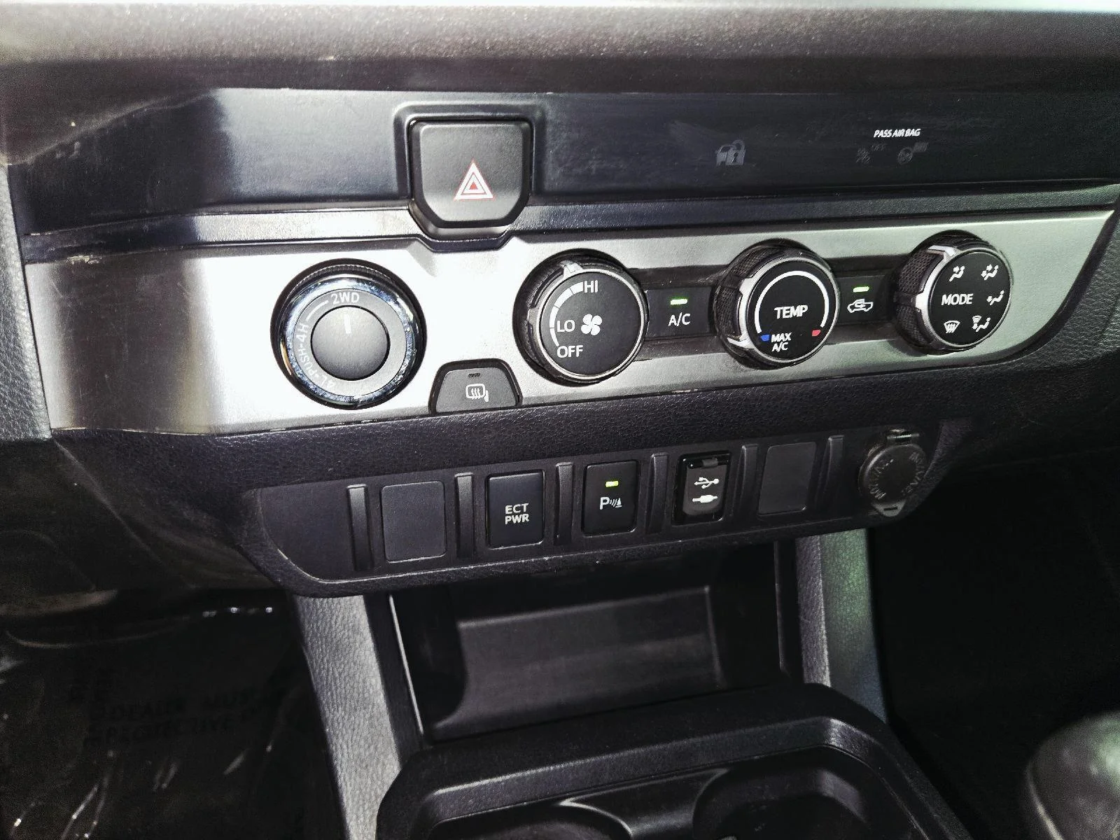 Used 2019 Super White Toyota SR5 image 26