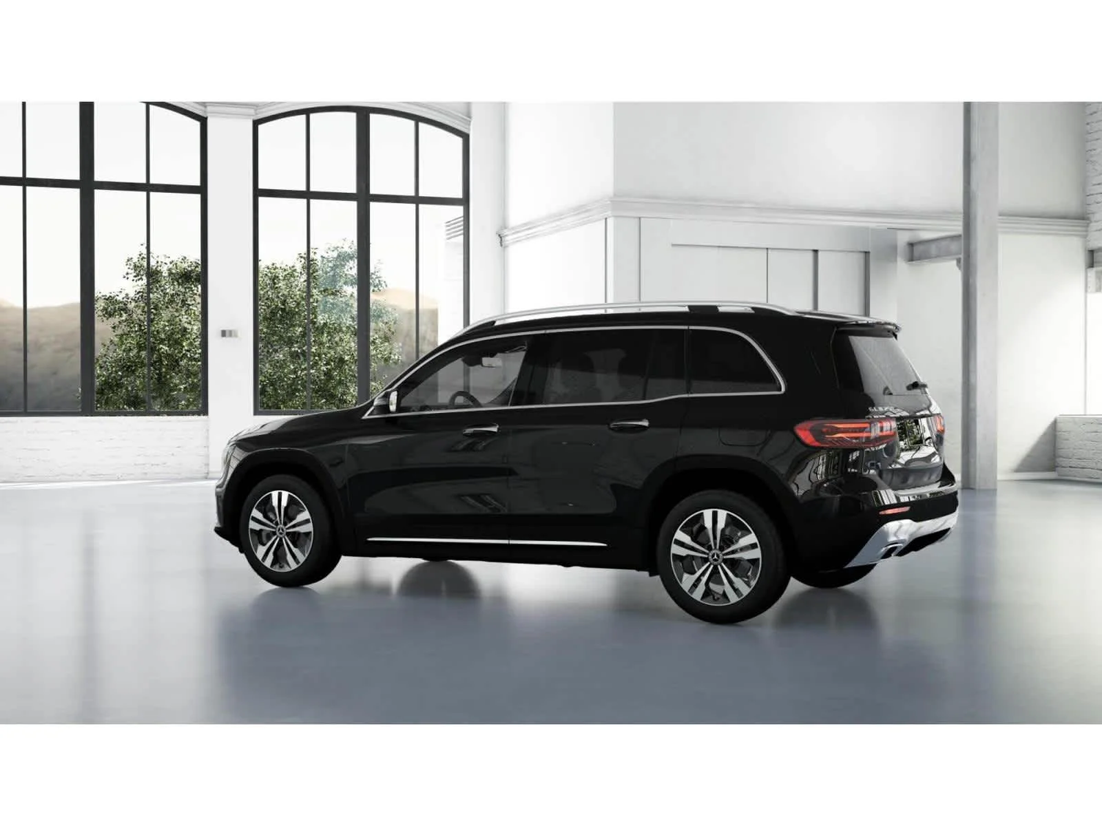 Used 2025 Night Black Mercedes-Benz GLB 250 image 30