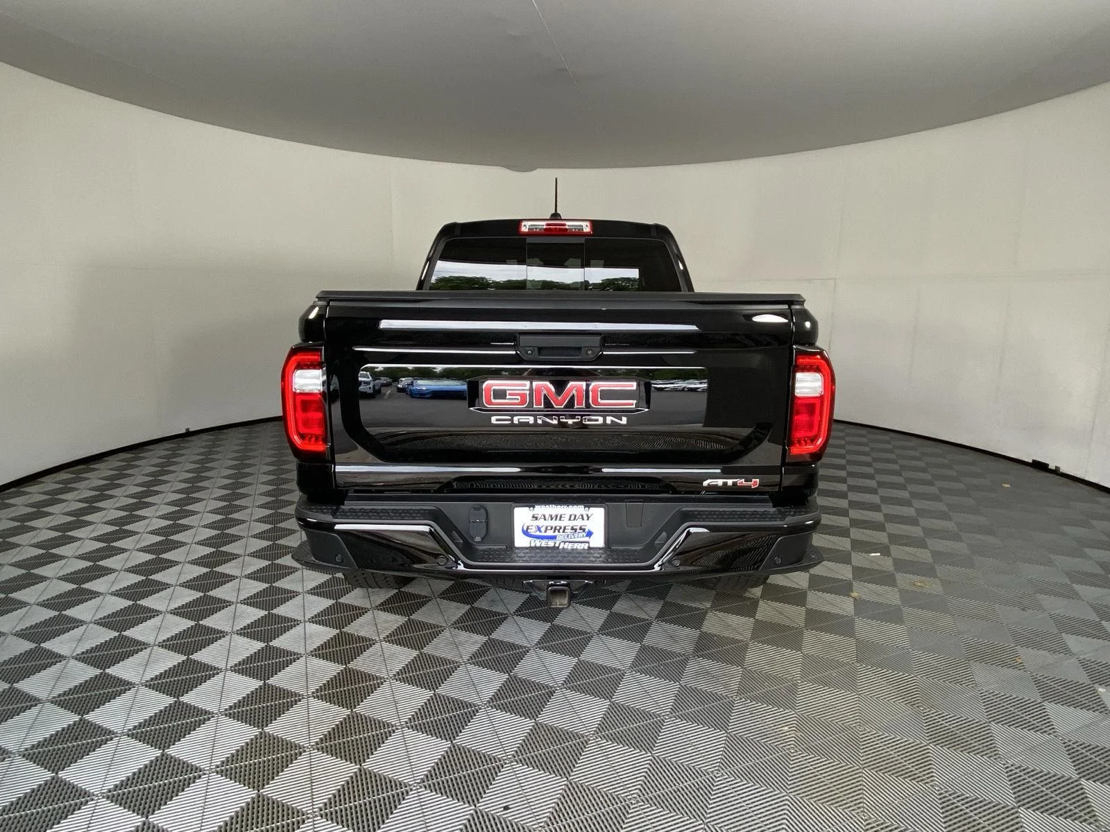 Used 2024 Onyx Black GMC 4WD AT4 image 6