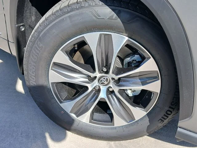 New 2026 Heavy Metal Toyota XLE image 2