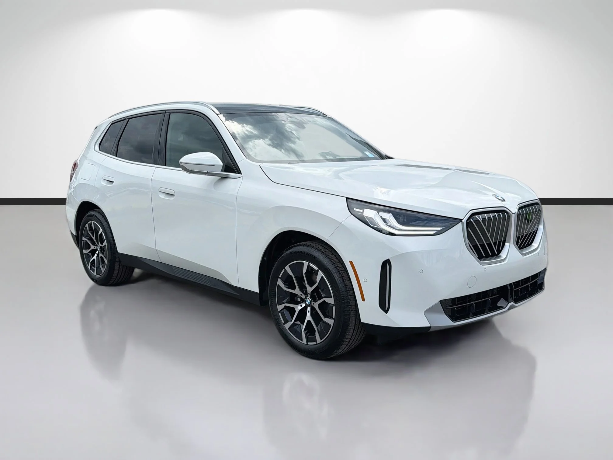 New 2026 Alpine White BMW 30 xDrive image 1