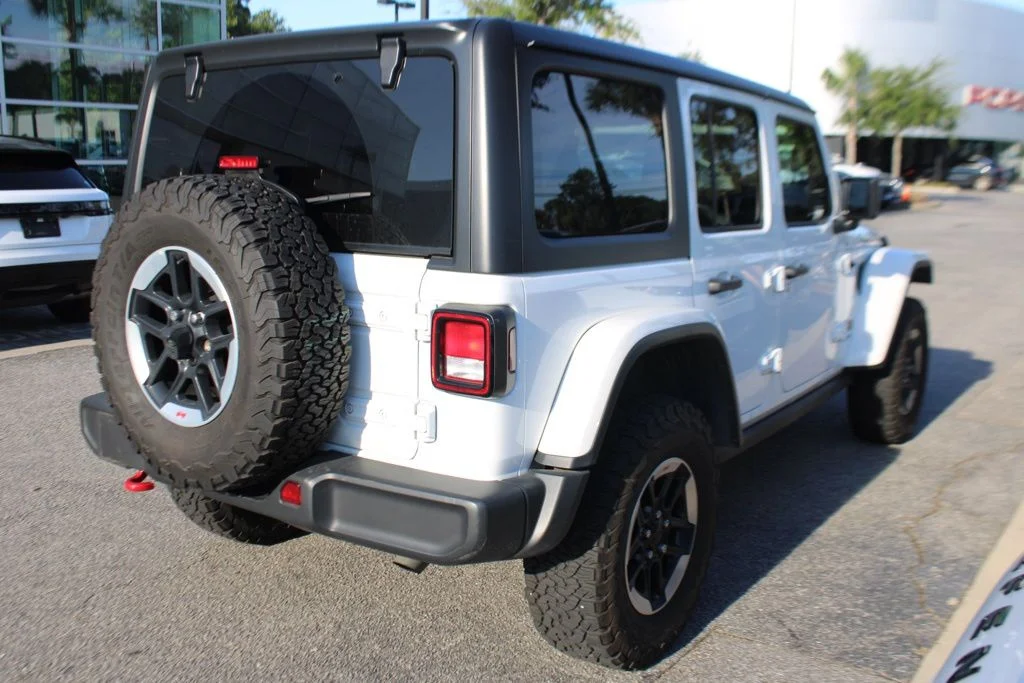 Used 2021 Bright White Clearcoat Jeep Unlimited Rubicon image 12