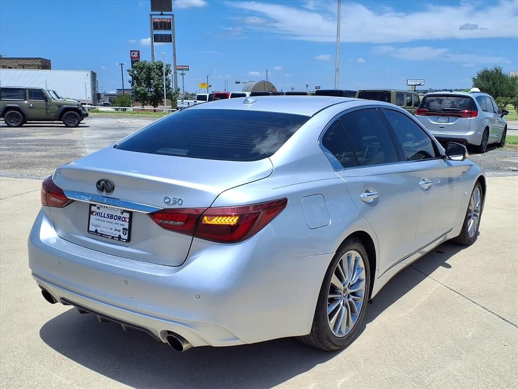 Used 2018 Silver INFINITI 3.0t LUXE image 7
