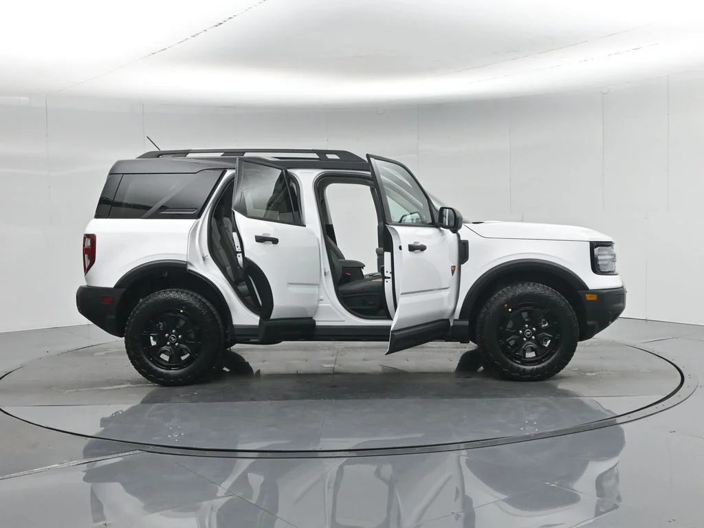 New 2026 Oxford White Ford Badlands image 4