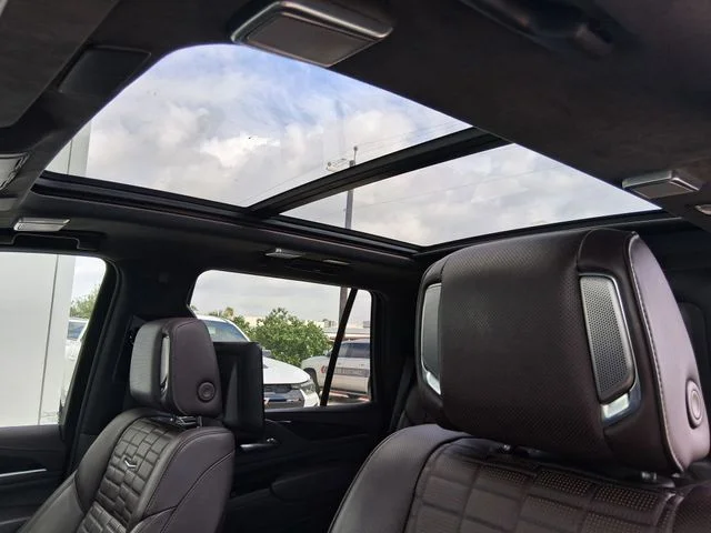 Used 2022 White Cadillac Sport Platinum image 19