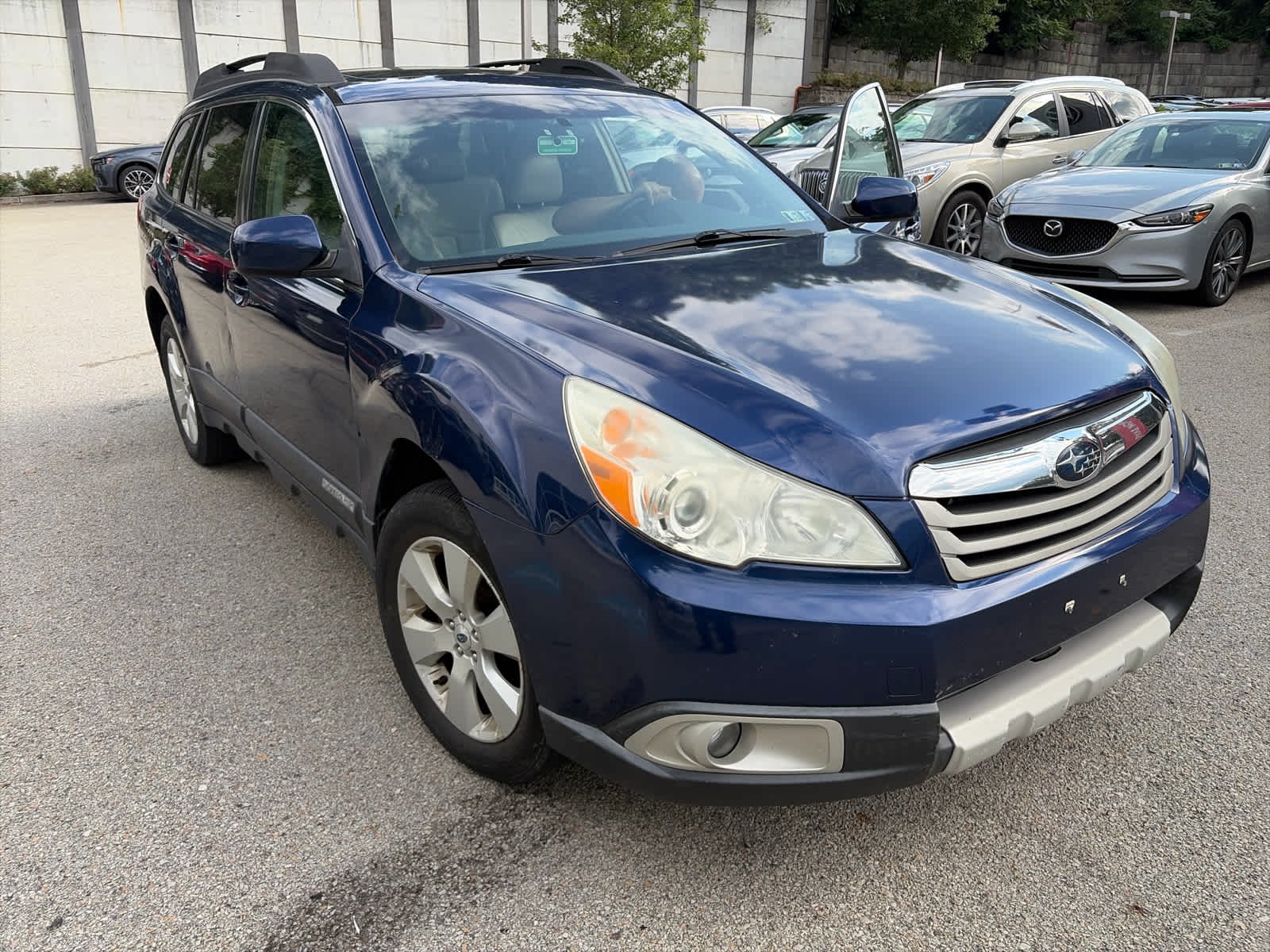 2011 Subaru Outback 2.5i Limited Pwr Moon