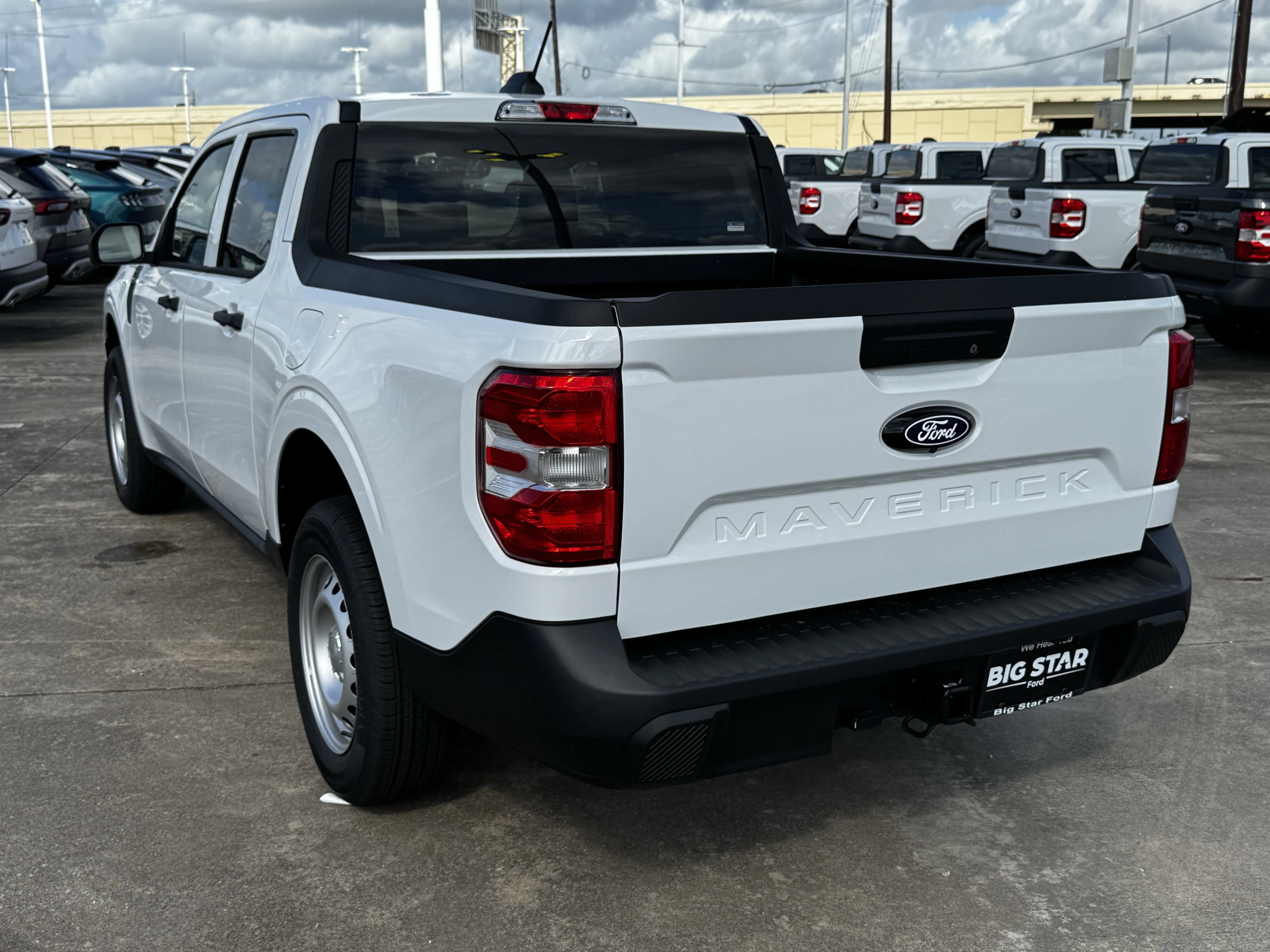 New 2026 Oxford White Ford XL image 7