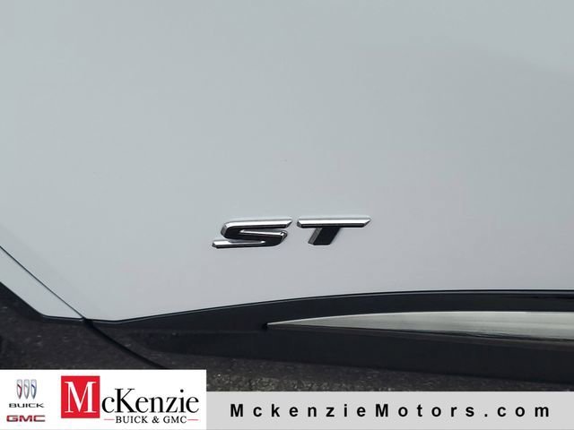 New 2026 Iridescent White Tricoat Buick Sport Touring image 29