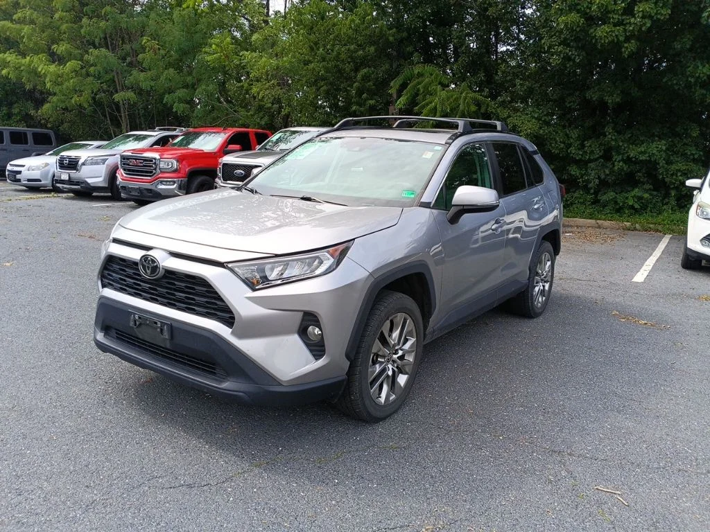 Used 2021 Silver Toyota XLE Premium image 2