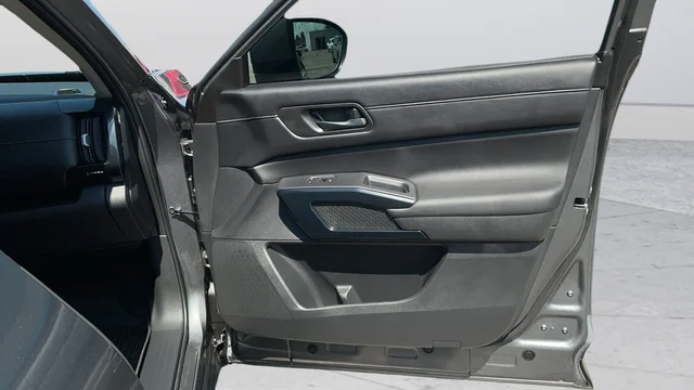 Used 2025 Gray Nissan SV image 22