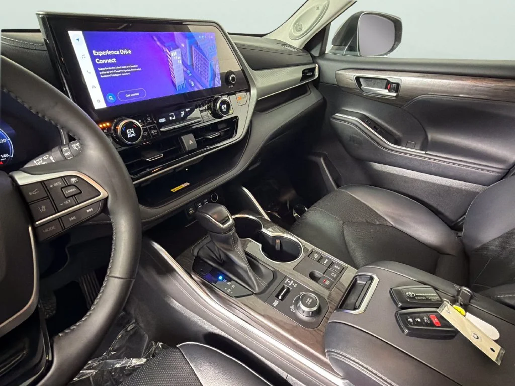 Used 2023 Black Toyota Platinum image 20
