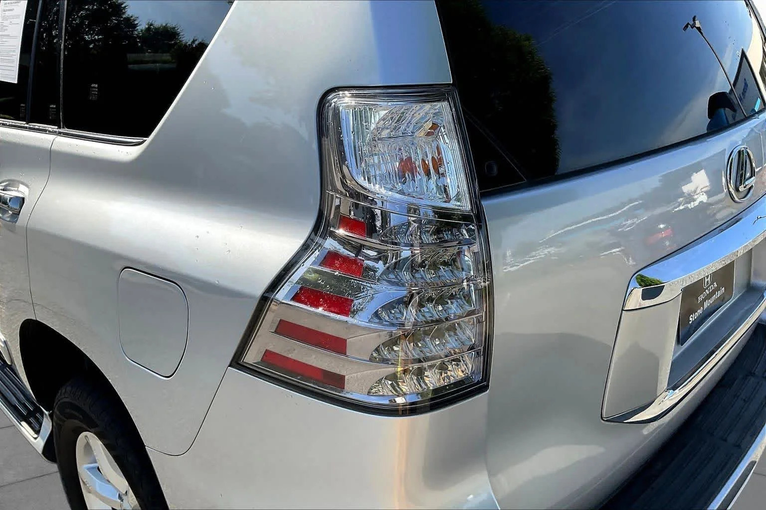 Used 2016 Silver Lining Metallic Lexus  image 29