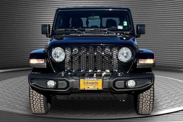 Used 2022 Black Jeep Altitude image 2