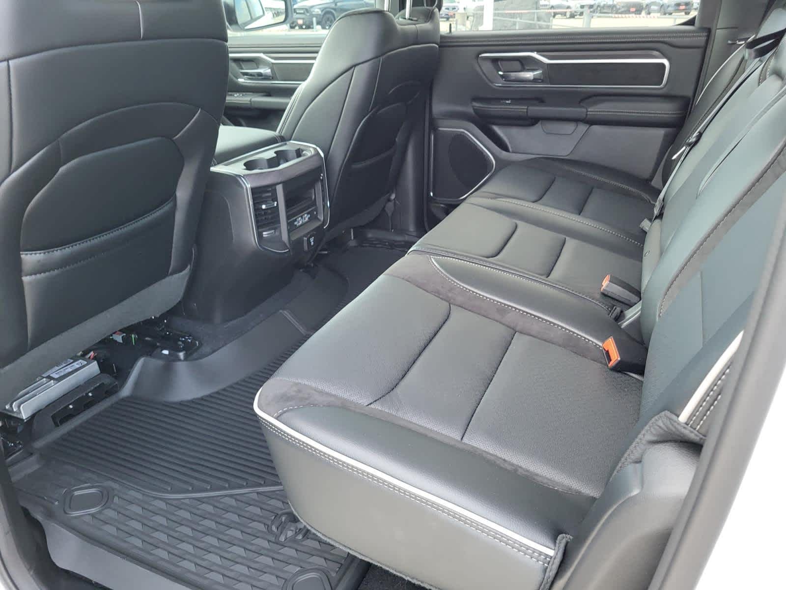 2026 RAM 1500 Laramie - Photo 13