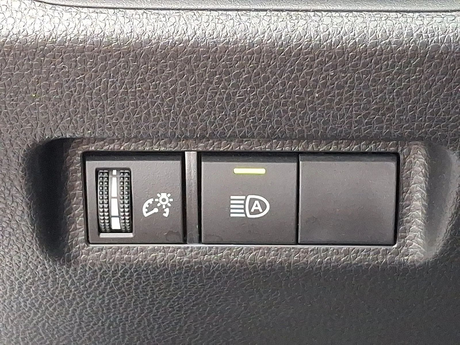 Used 2025 Silver Sky Metallic - 1D6 Toyota Hybrid LE image 28