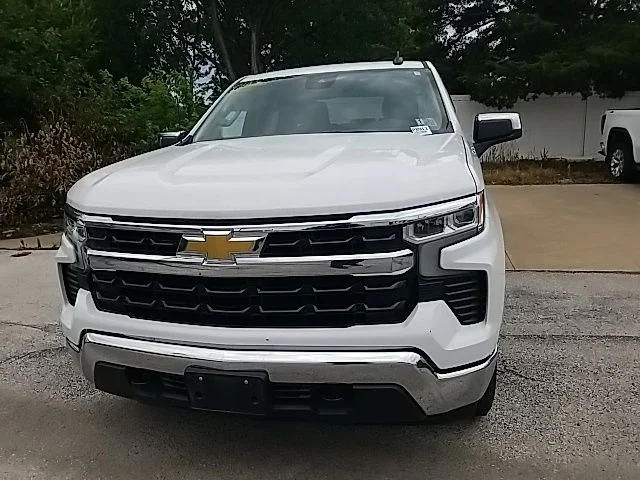 Used 2022 White Chevrolet LT image 10