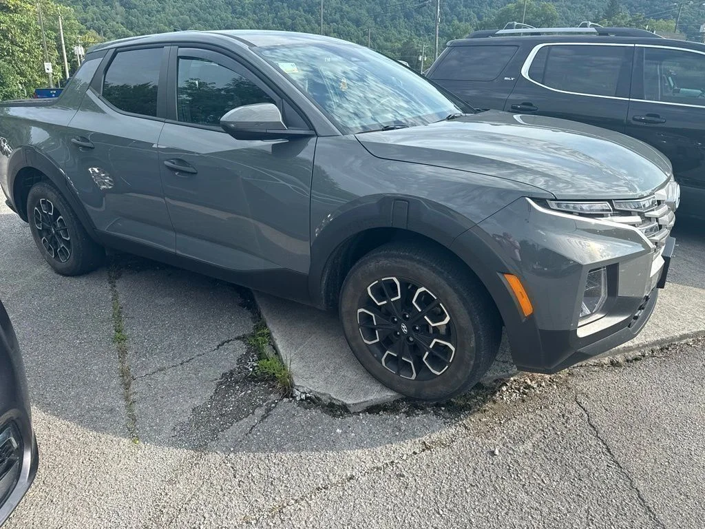Used 2024 Gray Hyundai SE image 23
