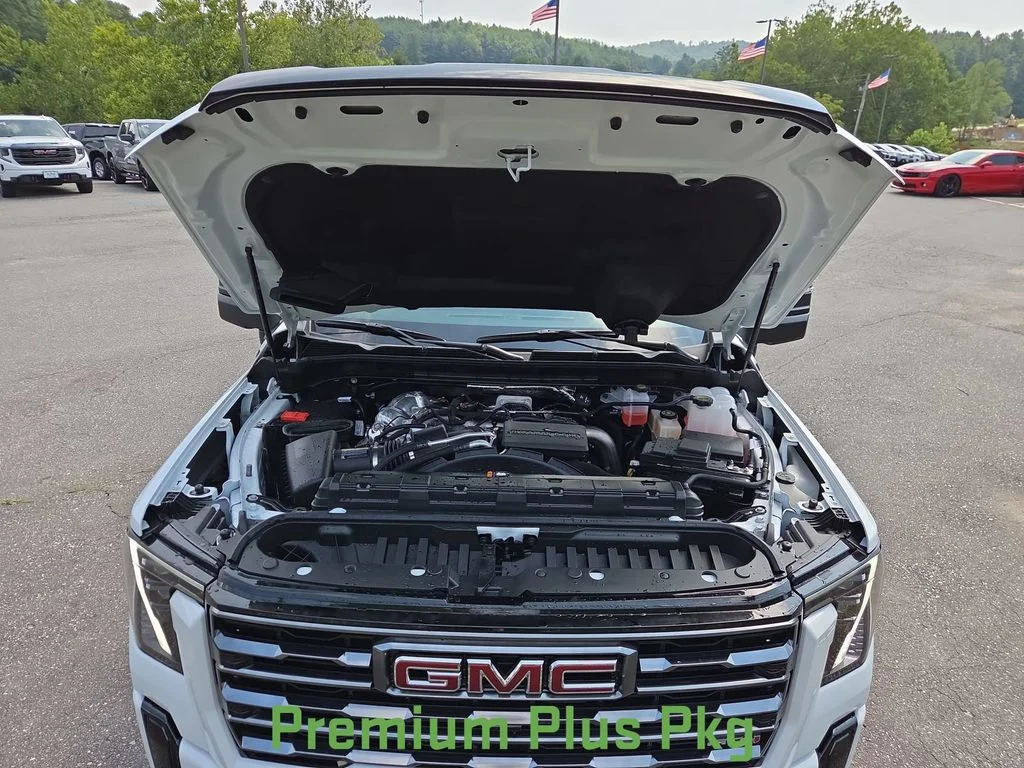 New 2026 White GMC AT4 image 18
