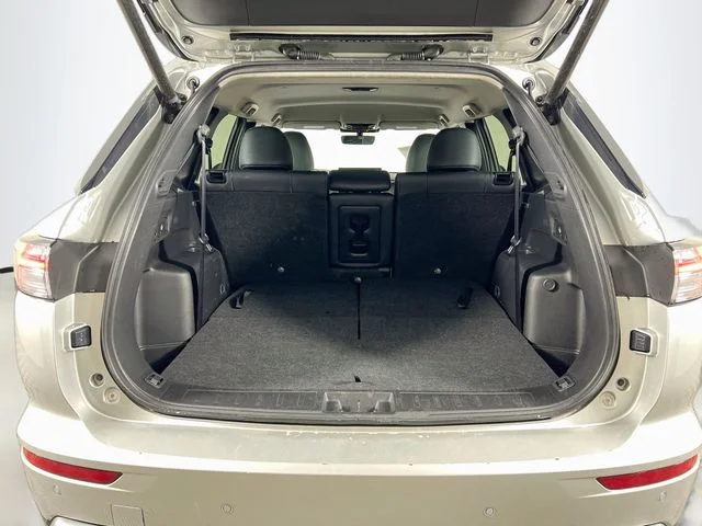 Used 2025 Silver Mitsubishi SE image 26