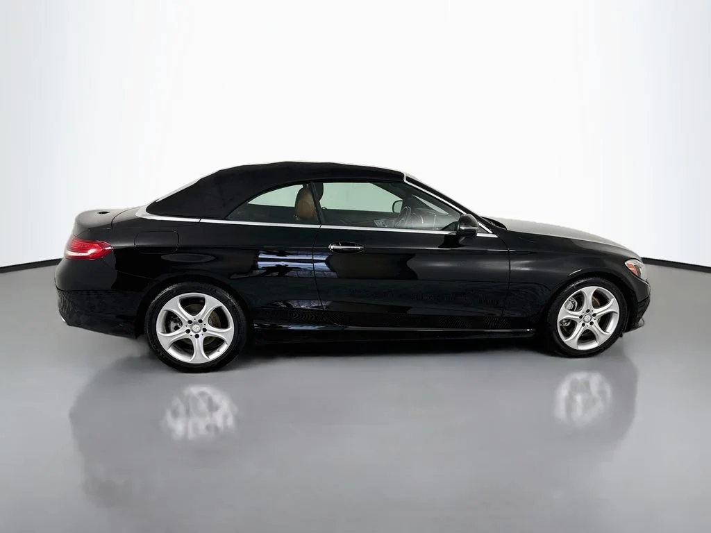 Used 2017  Mercedes-Benz C 300 image 8